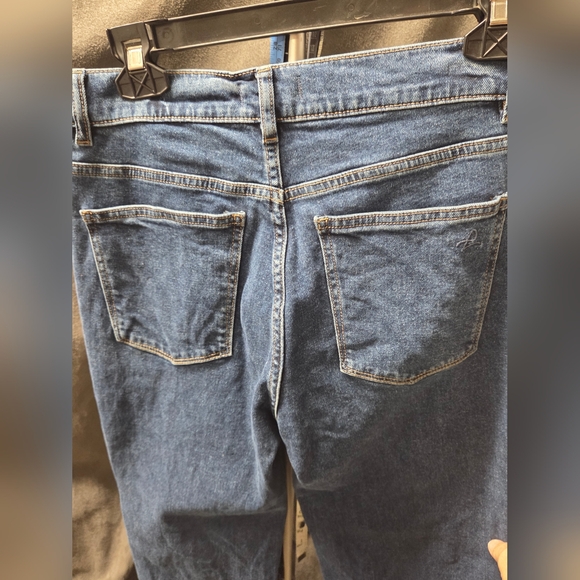 DL1961 Women's Straight Leg Jeans in Dark Blue - Picture 4 of 10